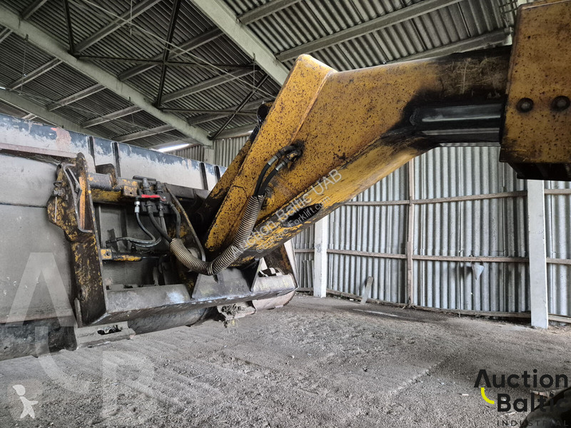 Teleskopický vozík JCB 535-67