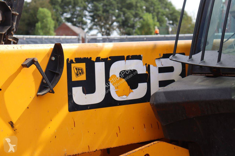 Телескопичен товарач JCB 560-80