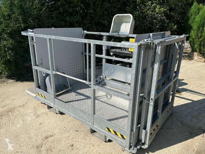 رافعة شوكية تلسكوبية Manitou
