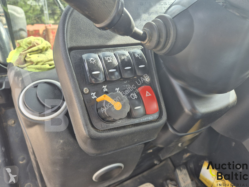 Teleszkópos targonca JCB