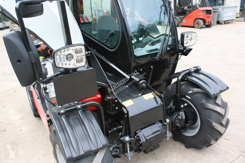 Teleskopický vozík Terex T5215