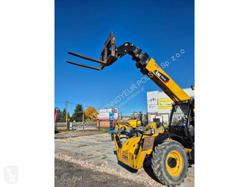 Teleskopický vozík Caterpillar TH 417D