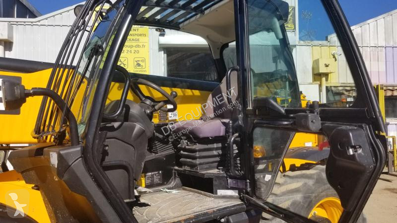 Телескопическая стрела экскаватора погрузчика jcb. Стрела jcb 540-200. Строительная техника jcb. 540 180. 540 180.