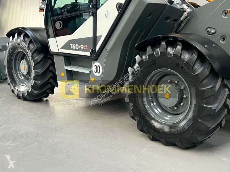 رافعة شوكية تلسكوبية Liebherr T 60-9