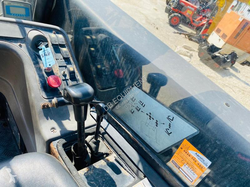 Încărcător telescopic JCB Teletruk