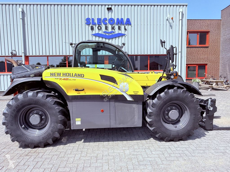 Chariot télescopique New Holland TH7.42...