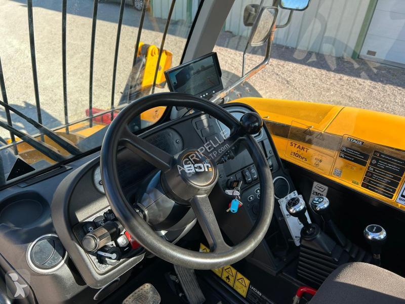 Încărcător telescopic JCB