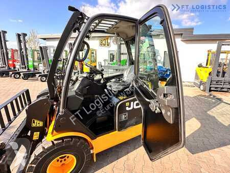 Încărcător telescopic JCB