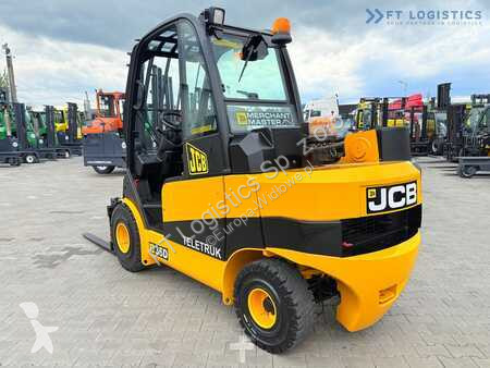 Încărcător telescopic JCB