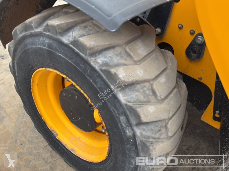 رافعة شوكية تلسكوبية JCB 525-60 Hi Viz