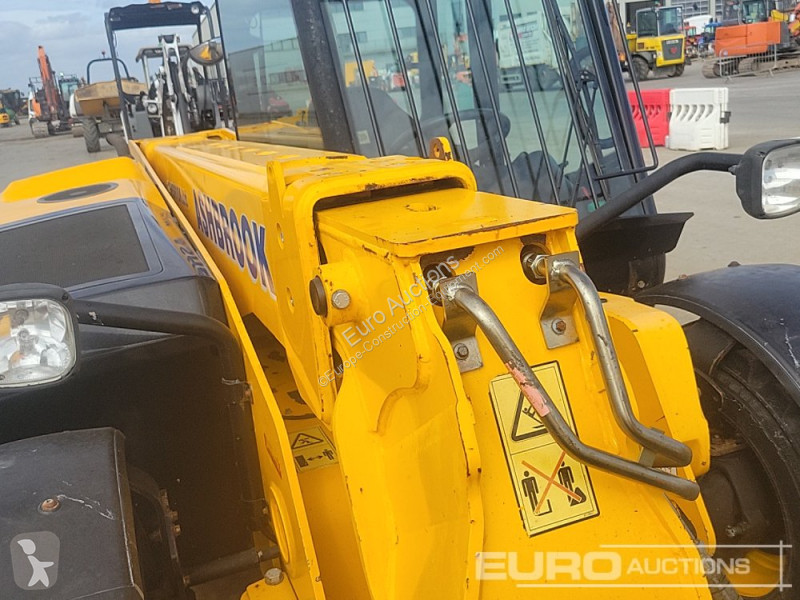 Teleskopický vozík JCB 525-60 Hi Viz