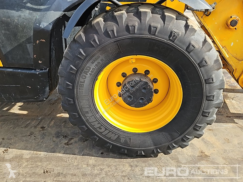 Teleskopický vozík JCB 560-80