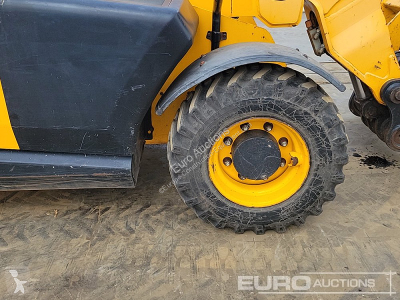 Teleskopický vozík JCB 525-60 Hi Viz