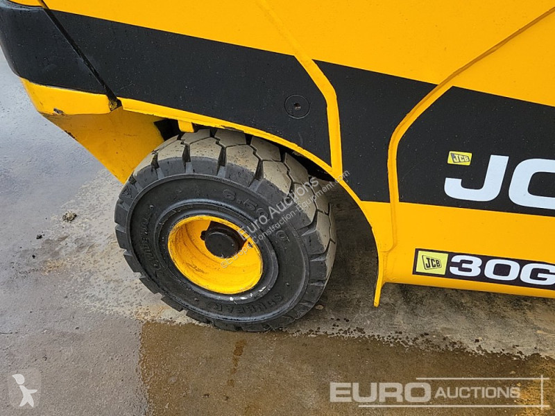Încărcător telescopic JCB