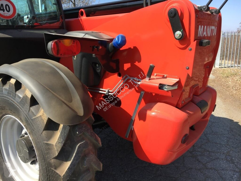 رافعة شوكية تلسكوبية Manitou 100P