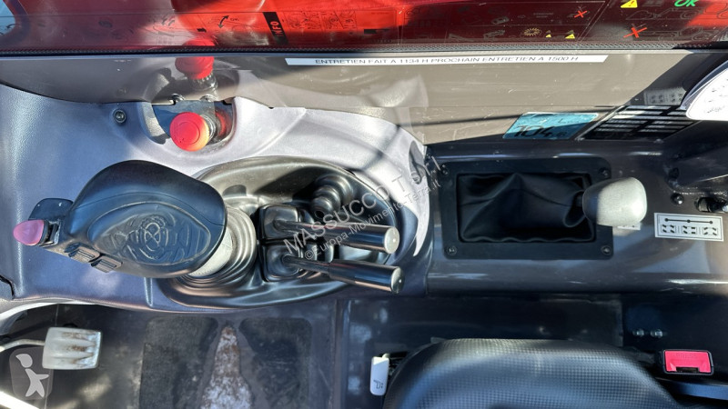 رافعة شوكية تلسكوبية Manitou MT1840 EASY