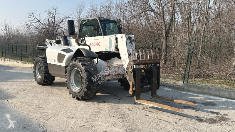 Teleskopický manipulátor Manitou MLT845
