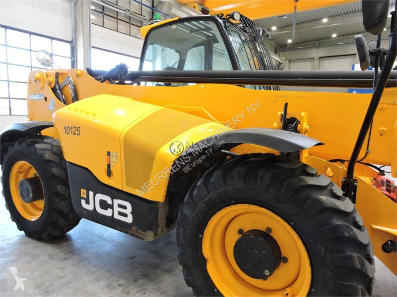 رافعة شوكية تلسكوبية JCB