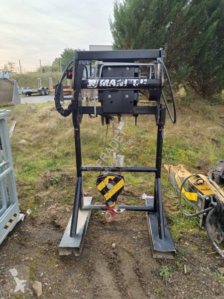 Teleskopický manipulátor Manitou MRT 1840