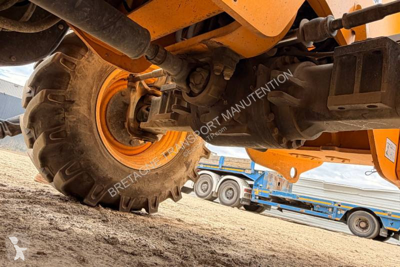 Teleskopický manipulátor JCB 540-180