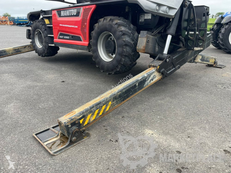 Телескопічний навантажувач Manitou MRT 3060
