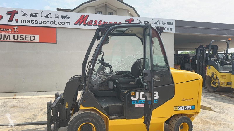 Sollevatori telescopici JCB 30-19E 4x2