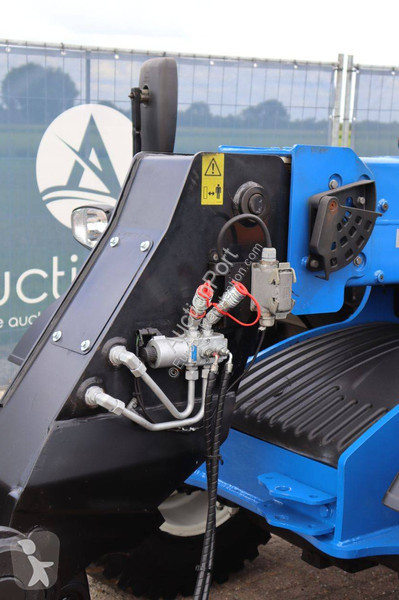Teleskopický manipulátor New Holland LM628