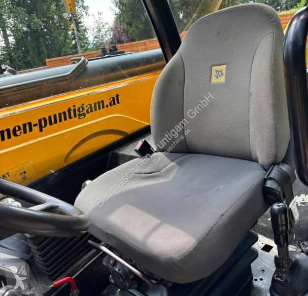 رافعة شوكية تلسكوبية JCB
