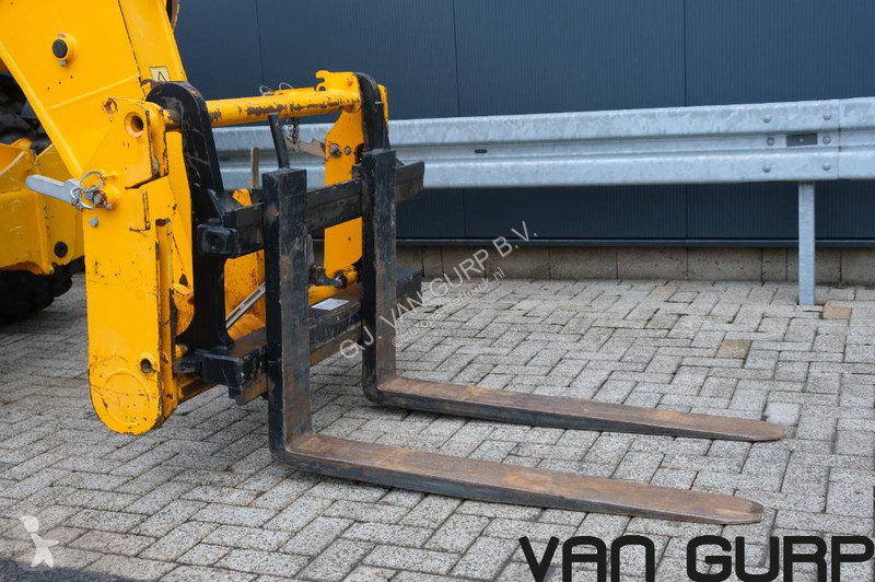 رافعة شوكية تلسكوبية JCB HiViz | 2022 | 1113h |...