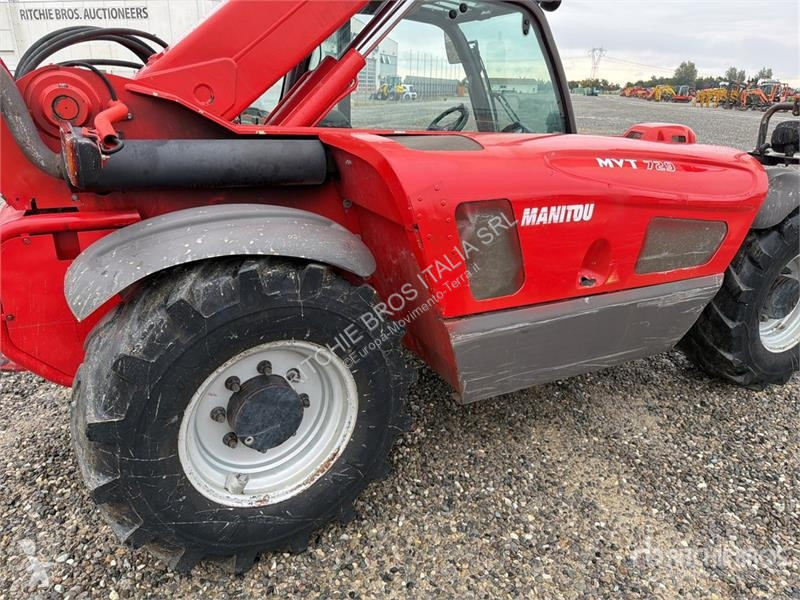 伸缩臂叉车 Manitou MVT729 Telehandler