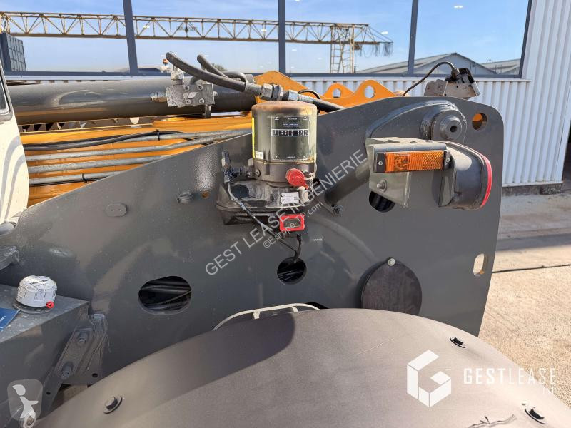Carretilla telescópica Liebherr  T33-10S