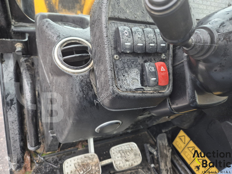 Teleskopický vozík JCB 540V180
