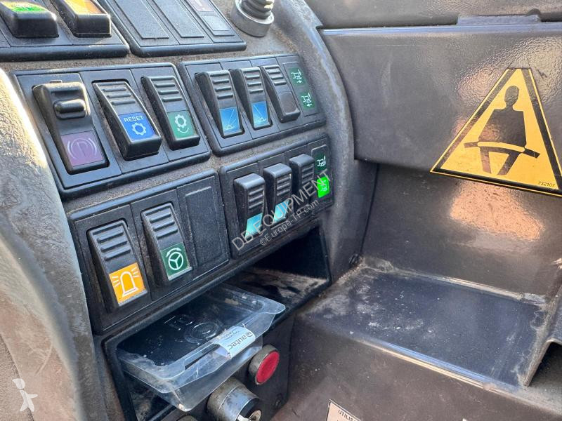رافعة شوكية تلسكوبية Manitou  MRT 2150...