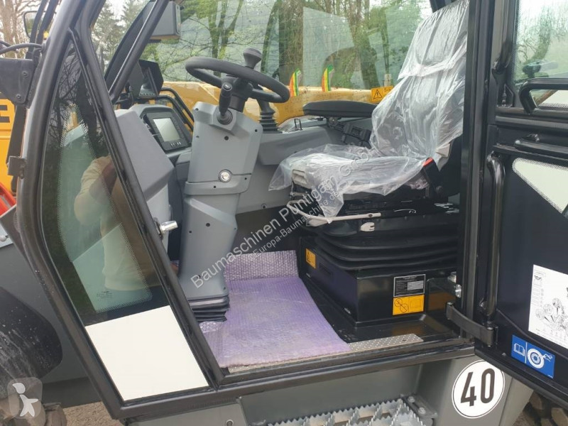 رافعة شوكية تلسكوبية Liebherr T 60-9 S