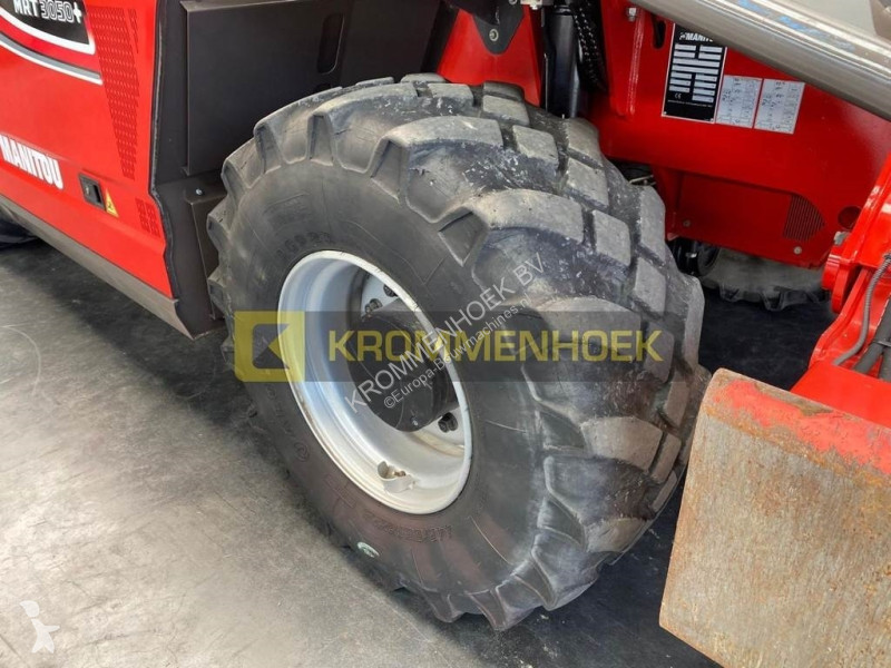 Încărcător telescopic Manitou MRT 3050...