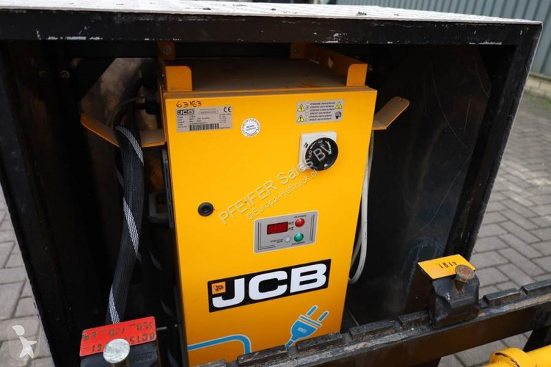 رافعة شوكية تلسكوبية JCB 525-60E Valid...
