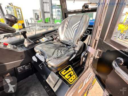 Încărcător telescopic JCB