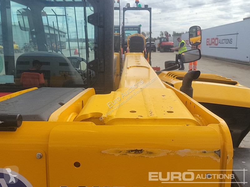 Teleskopický vozík JCB 525-60 Hi Viz