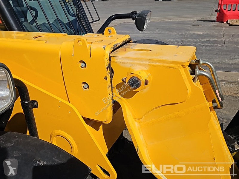 Teleskopický vozík JCB 525-60 Hi Viz