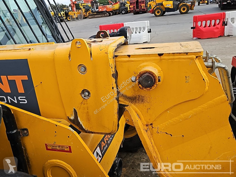 رافعة شوكية تلسكوبية JCB 525-60 Hi Viz
