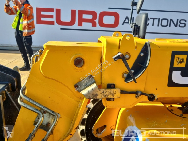 Teleskopický vozík JCB 525-60 Hi Viz
