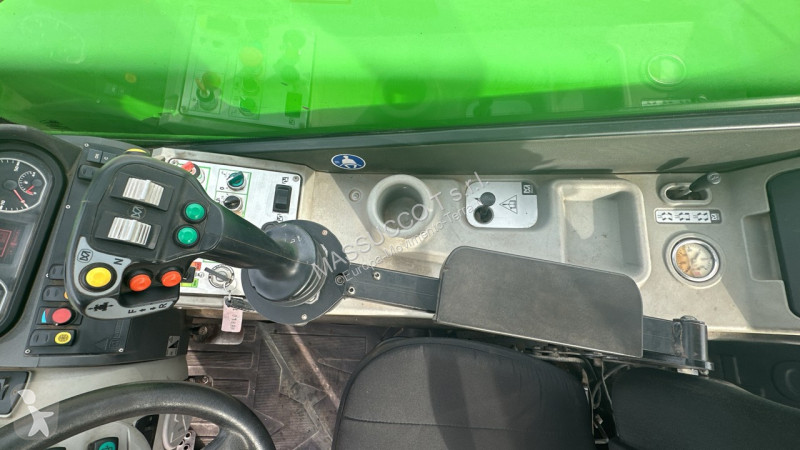 Teleskopický manipulátor Merlo P120.10 HM