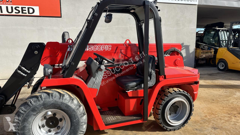 Teleskopický manipulátor Manitou BT 420 4x4