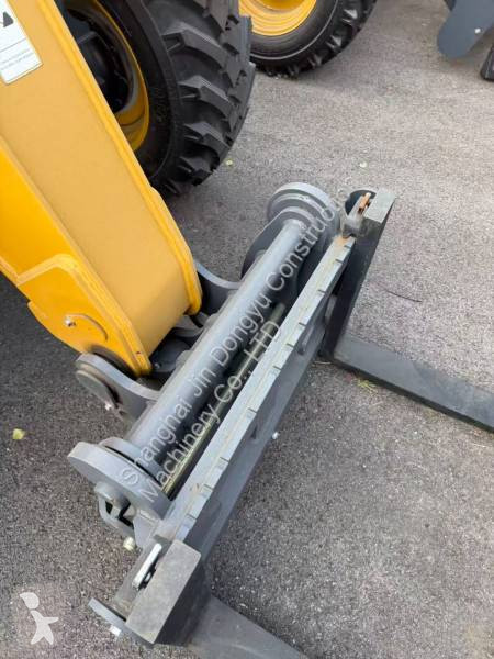 XCMG XC6-3007V telescopic handler