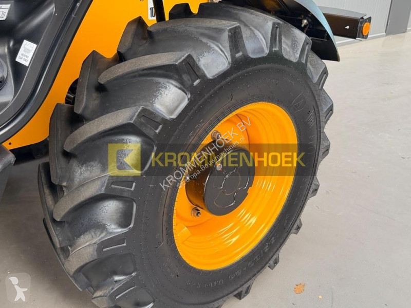 رافعة شوكية تلسكوبية JCB HiViz