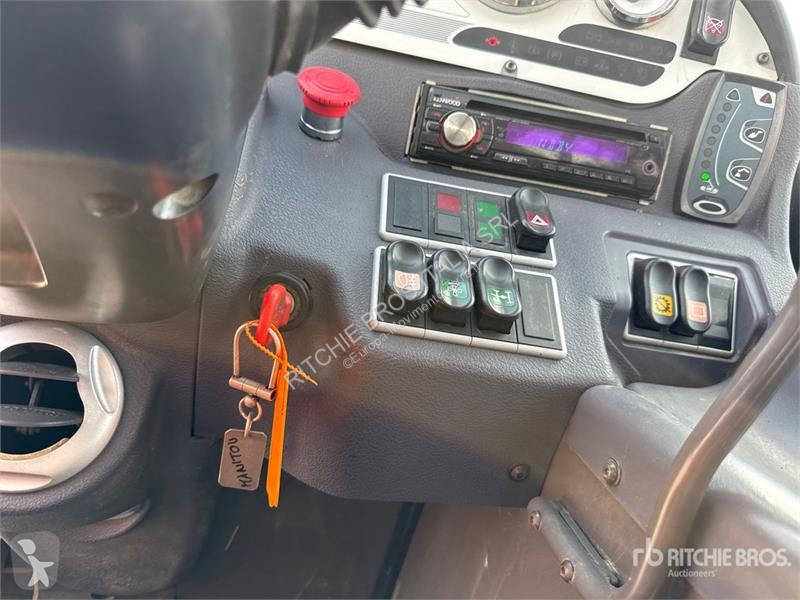 Телескопічний навантажувач Manitou...