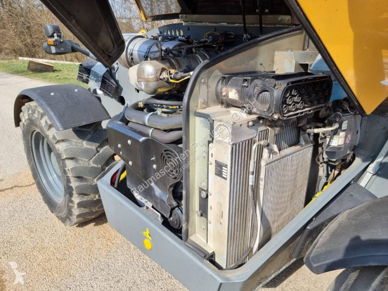 رافعة شوكية تلسكوبية Liebherr T 32-7
