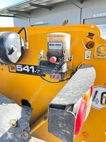 رافعة شوكية تلسكوبية JCB