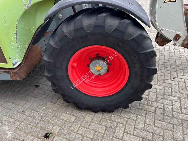 رافعة شوكية تلسكوبية Claas 9040 Telehandler...