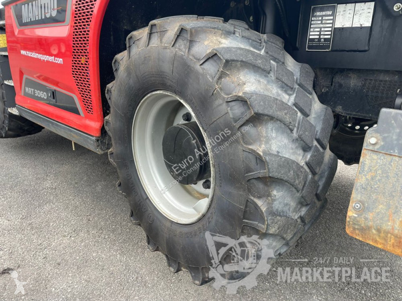 Телескопічний навантажувач Manitou MRT 3060